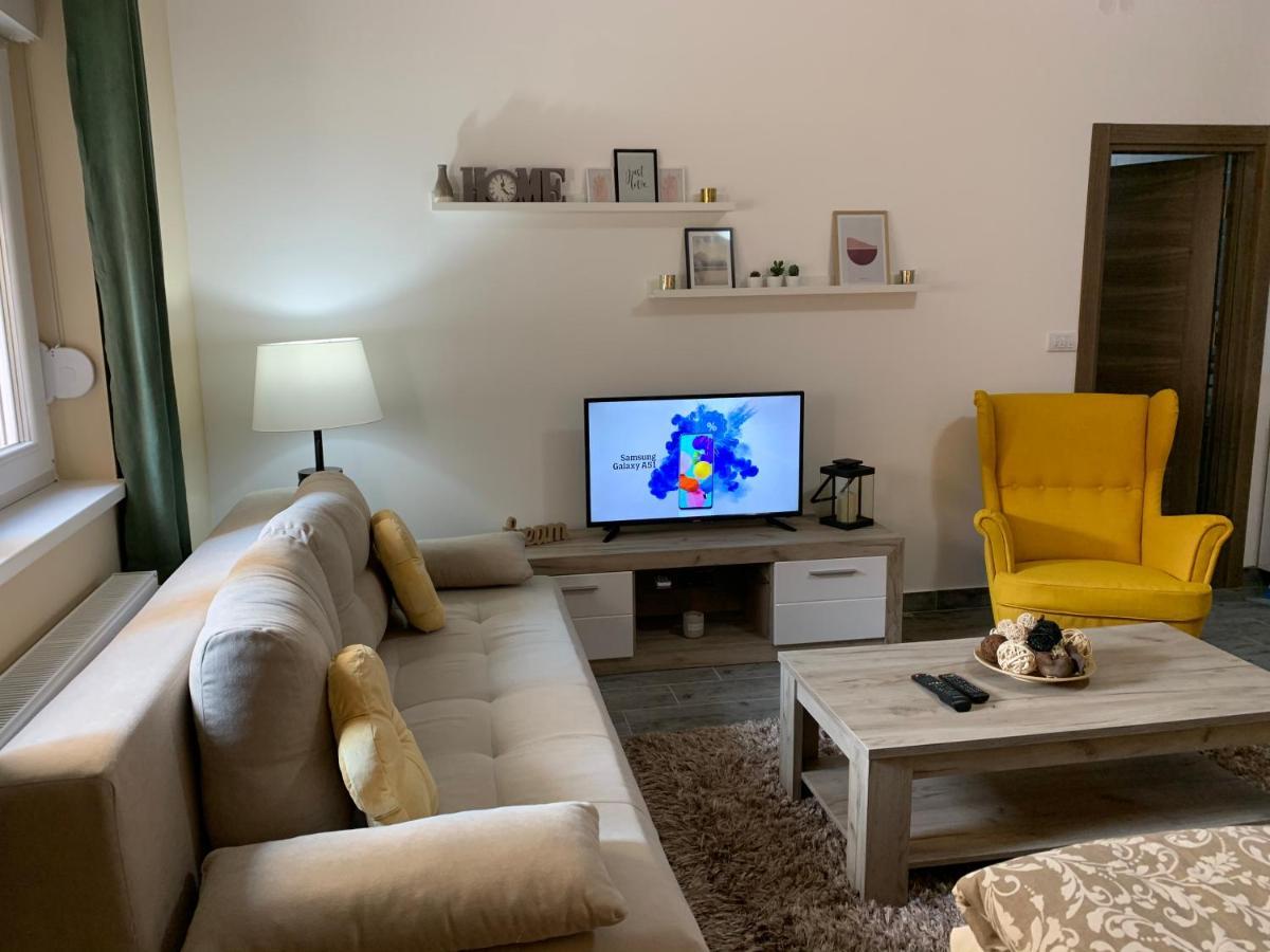 Apartman Hana Sombor Esterno foto