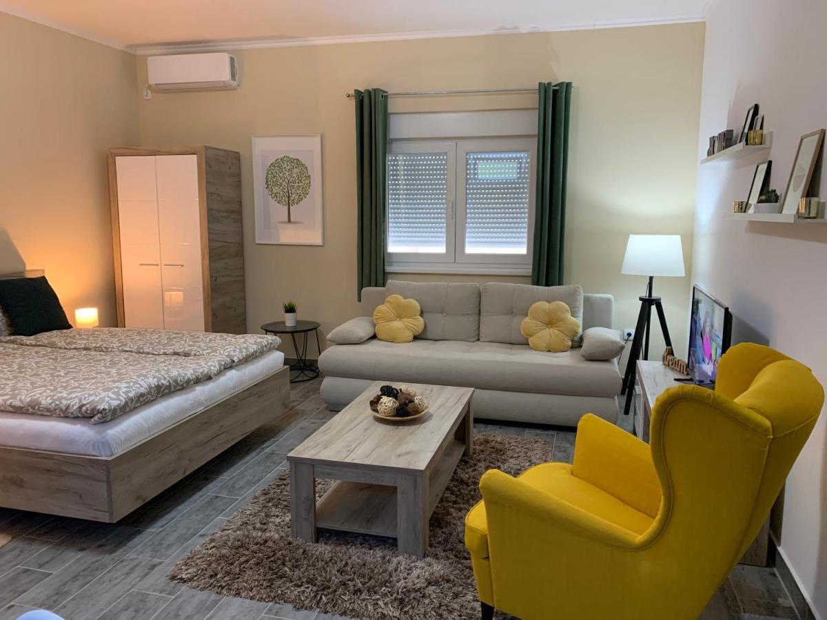 Apartman Hana Sombor Esterno foto